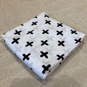 Black & White Patterned Crib Sheet
